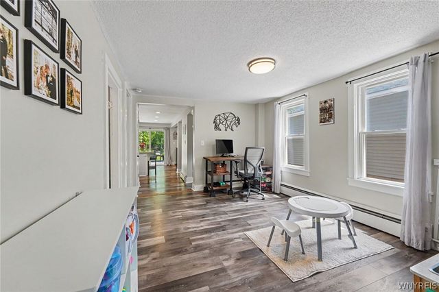 18 Lake Avenue, Lancaster, NY 14086