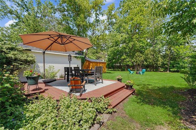 18 Lake Avenue, Lancaster, NY 14086