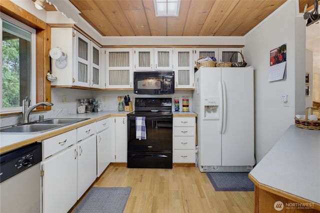 3200 SE 20th Court, Renton, WA 98058