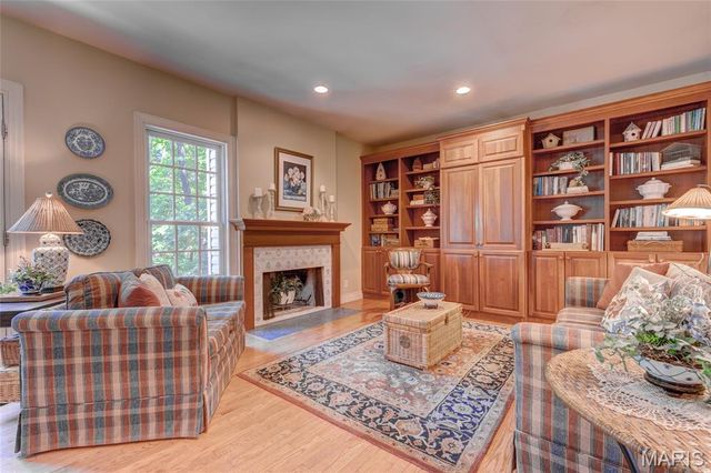 452 Meyer Avenue, Kirkwood, MO 63122