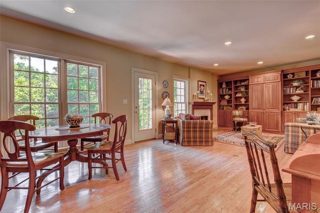 452 Meyer Avenue, Kirkwood, MO 63122