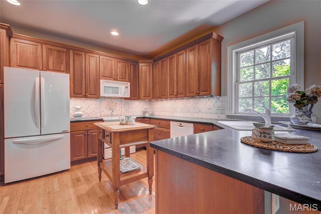 452 Meyer Avenue, Kirkwood, MO 63122