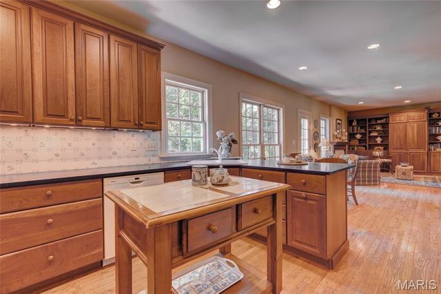 452 Meyer Avenue, Kirkwood, MO 63122