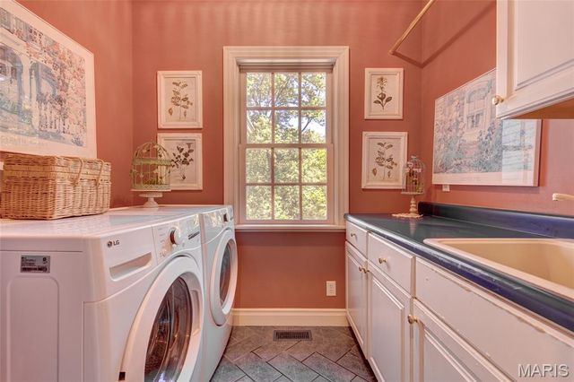 452 Meyer Avenue, Kirkwood, MO 63122