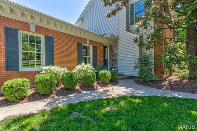 452 Meyer Avenue, Kirkwood, MO 63122