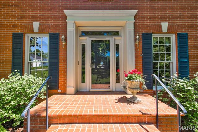 452 Meyer Avenue, Kirkwood, MO 63122