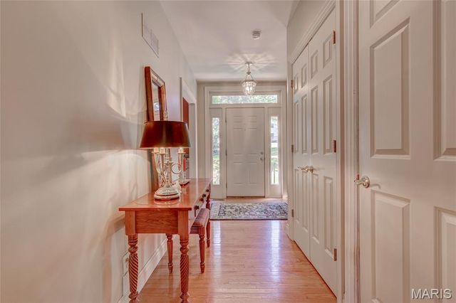 452 Meyer Avenue, Kirkwood, MO 63122