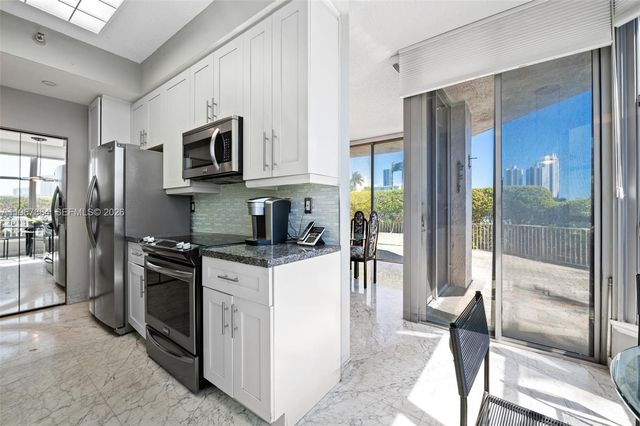 19101 NE 36th Ct 112, Aventura, FL 33180