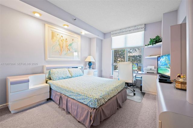 19101 NE 36th Ct 112, Aventura, FL 33180