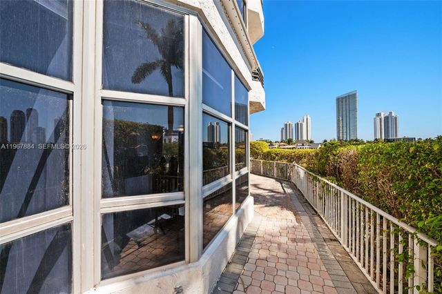 19101 NE 36th Ct 112, Aventura, FL 33180