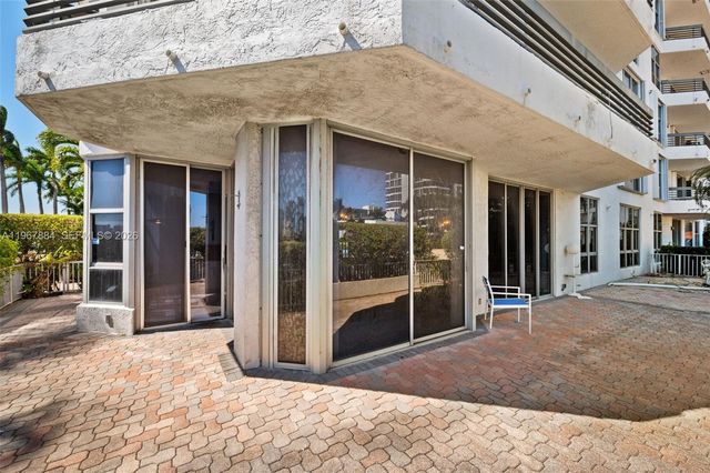 19101 NE 36th Ct 112, Aventura, FL 33180