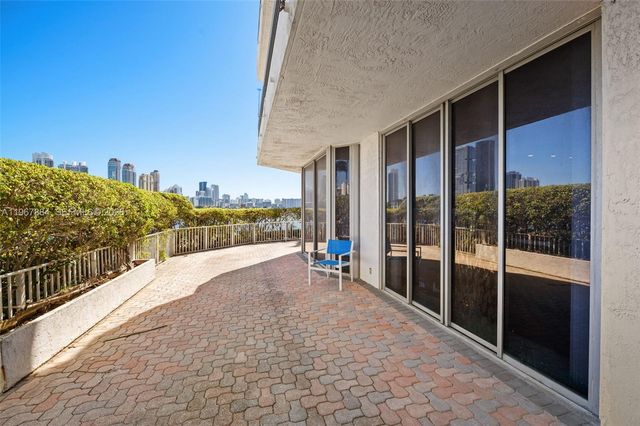 19101 NE 36th Ct 112, Aventura, FL 33180