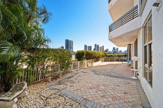 19101 NE 36th Ct 112, Aventura, FL 33180