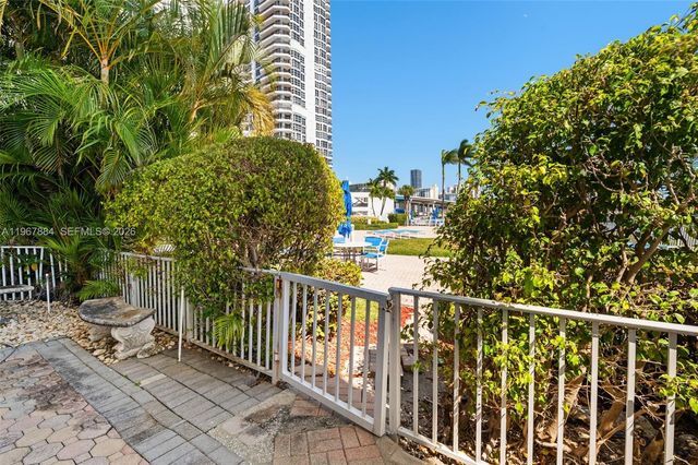 19101 NE 36th Ct 112, Aventura, FL 33180