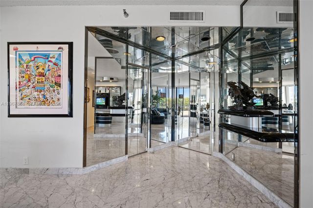 19101 NE 36th Ct 112, Aventura, FL 33180