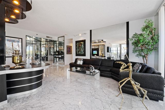 19101 NE 36th Ct 112, Aventura, FL 33180