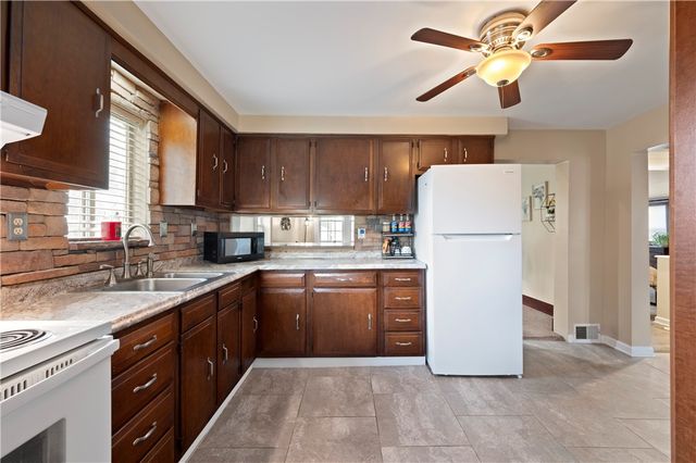 2724 Gould Drive, South Park, PA 15129