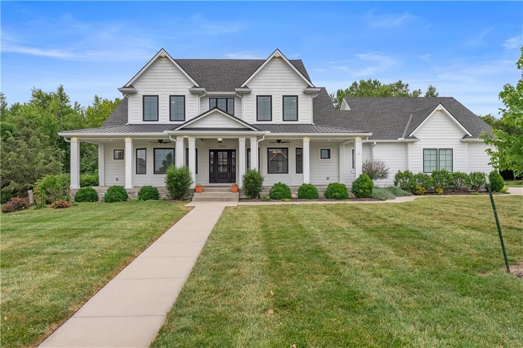 11003 Nora Dodge Drive, Peculiar, MO 64078