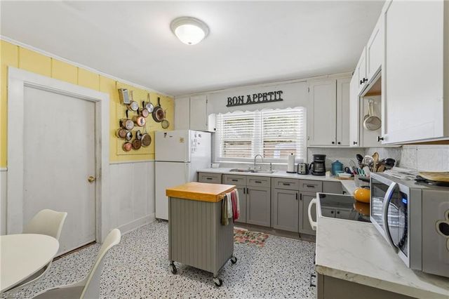 109 Mayfair Road, Lexington, NC 27292