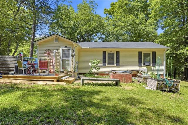 109 Mayfair Road, Lexington, NC 27292