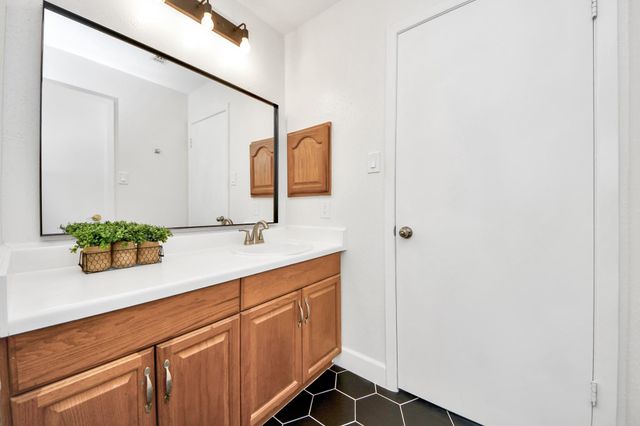 17011 Dusty Mill Drive W, Sugar Land, TX 77498
