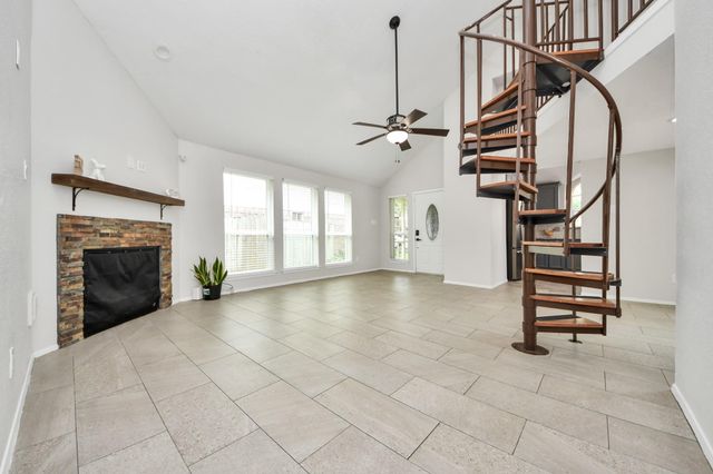 17011 Dusty Mill Drive W, Sugar Land, TX 77498