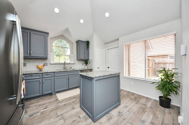 17011 Dusty Mill Drive W, Sugar Land, TX 77498