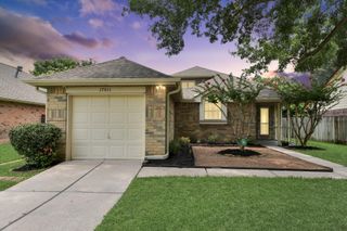 17011 Dusty Mill Drive W, Sugar Land, TX 77498