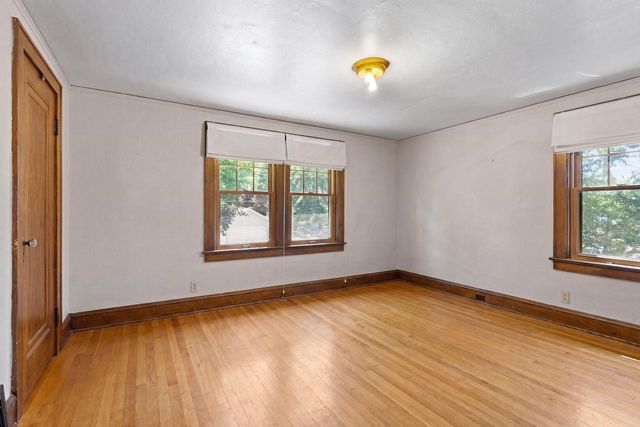 932 E COMMERCIAL STREET, Appleton, WI 54911