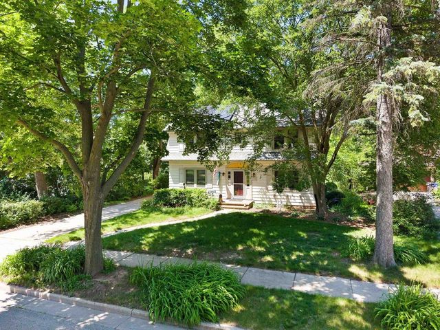 932 E COMMERCIAL STREET, Appleton, WI 54911
