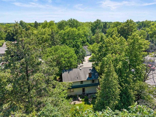 932 E COMMERCIAL STREET, Appleton, WI 54911