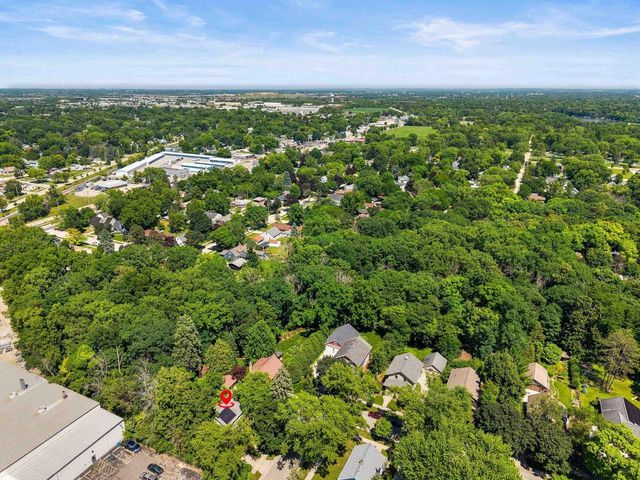 932 E COMMERCIAL STREET, Appleton, WI 54911