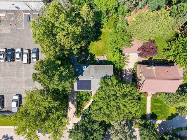 932 E COMMERCIAL STREET, Appleton, WI 54911