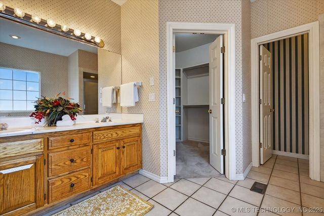 1417 Mission Court, Bartlesville, OK 74006