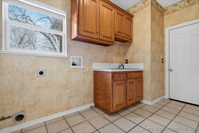 1417 Mission Court, Bartlesville, OK 74006