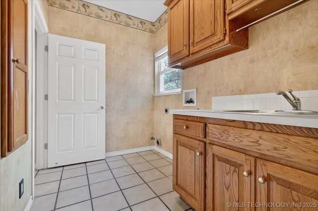 1417 Mission Court, Bartlesville, OK 74006