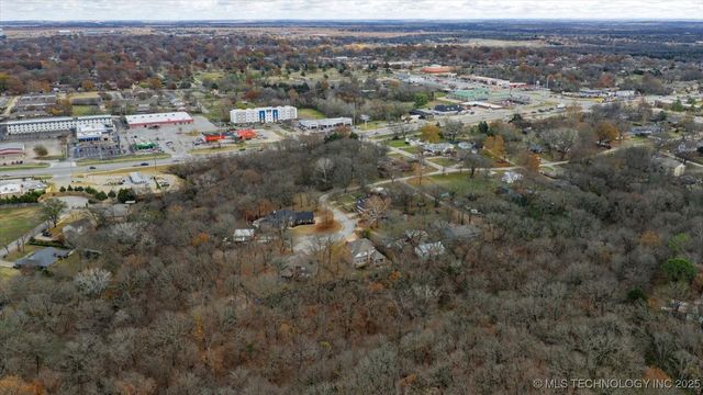 1417 Mission Court, Bartlesville, OK 74006