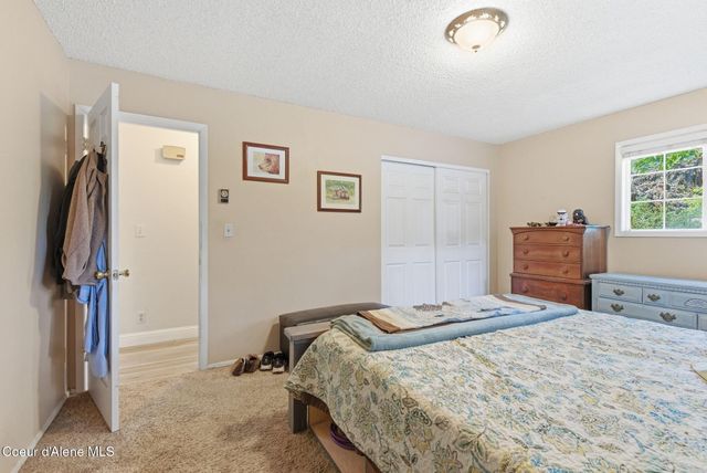 2025 W Saint Emilion DR, Hayden, ID 83835