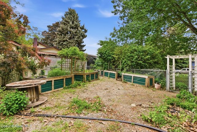 2025 W Saint Emilion DR, Hayden, ID 83835