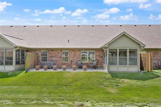 1912 Angel Run, Sellersburg, IN 47172