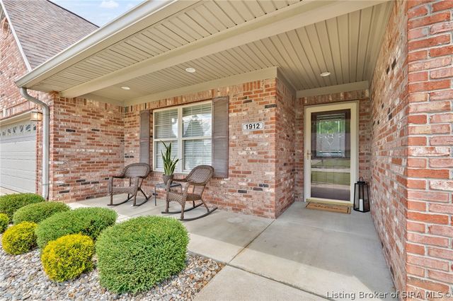 1912 Angel Run, Sellersburg, IN 47172