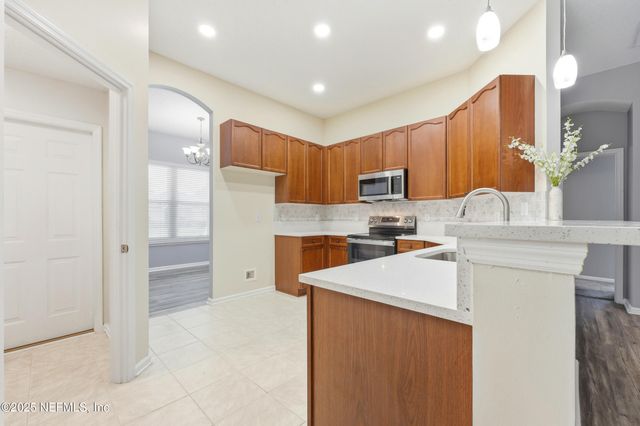 695 SID Drive, Jacksonville, FL 32218
