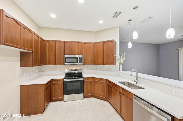 695 SID Drive, Jacksonville, FL 32218