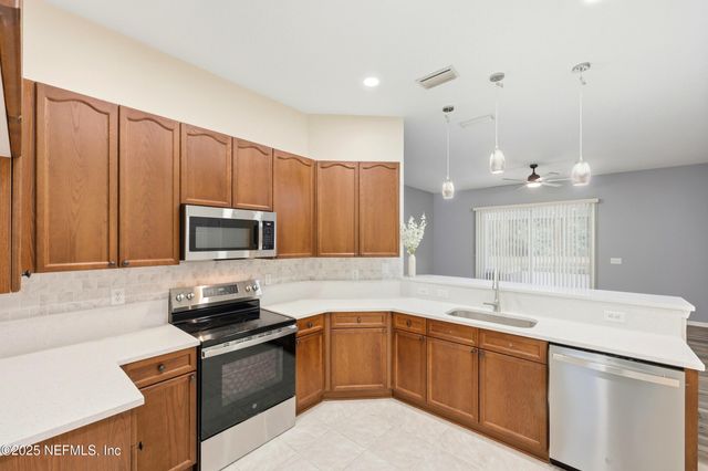 695 SID Drive, Jacksonville, FL 32218