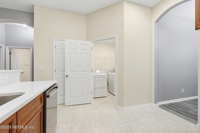 695 SID Drive, Jacksonville, FL 32218