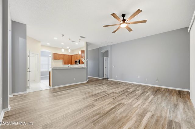 695 SID Drive, Jacksonville, FL 32218