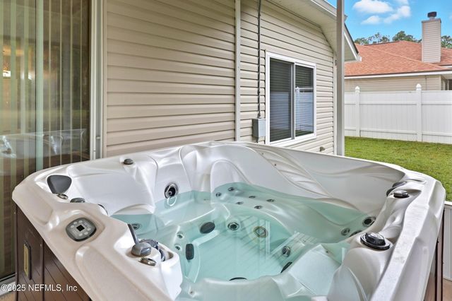 695 SID Drive, Jacksonville, FL 32218