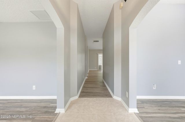 695 SID Drive, Jacksonville, FL 32218