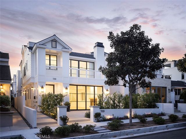 709 Marigold Ave, Corona Del Mar, CA 92625