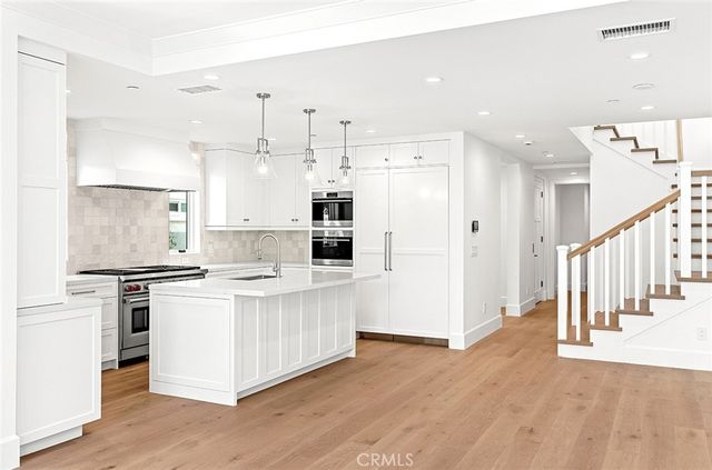 709 Marigold Ave, Corona Del Mar, CA 92625